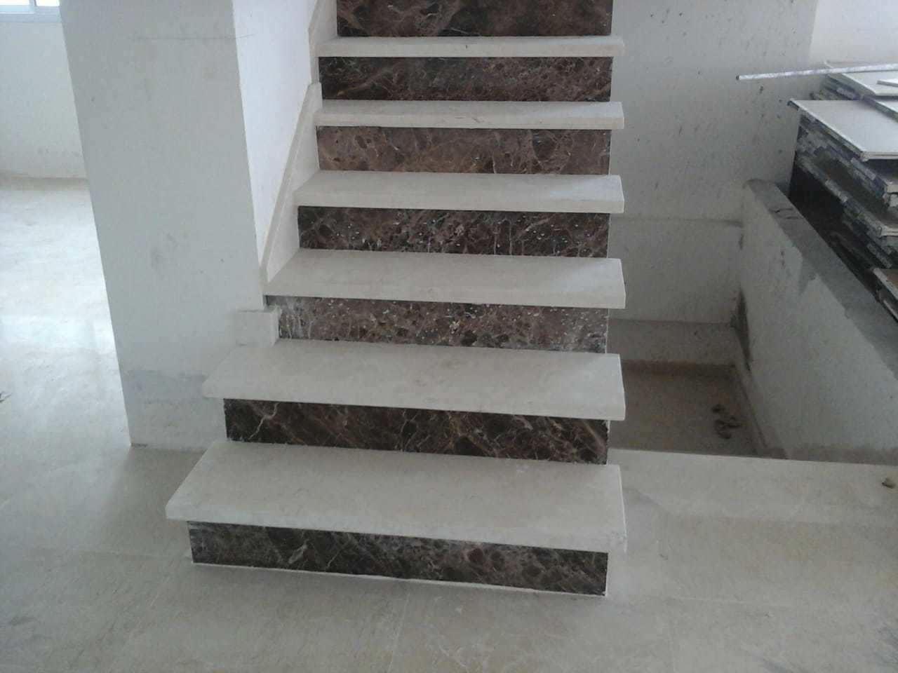 Obra entregada por Grupo Argamax — Tocador de baño en mármol