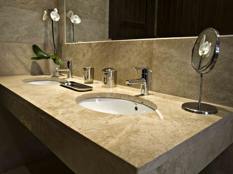 Obra entregada por Grupo Argamax — Baño de visitas