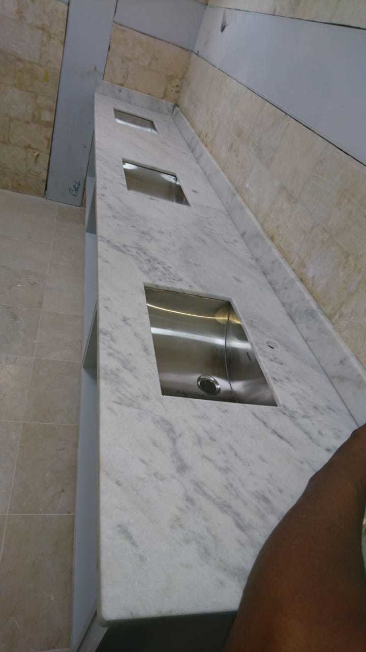 Obra entregada por Grupo Argamax — Plato de ducha monolítico