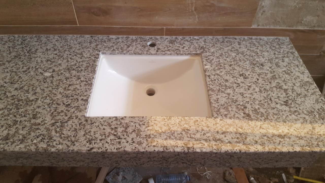 Obra entregada por Grupo Argamax — Peldaños con contrapeldaño